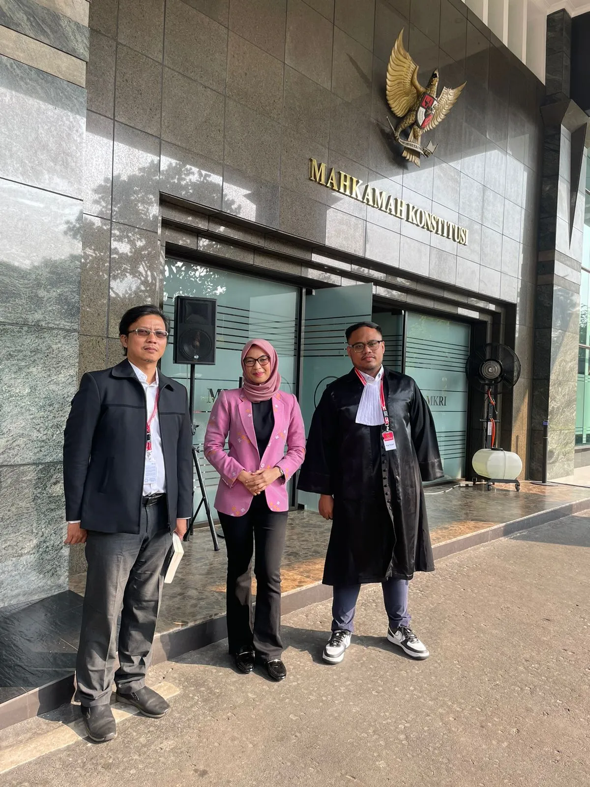 Sidang Sengketa Hukum Konstitusi Mahkamah Konstitusi - One Law Firm